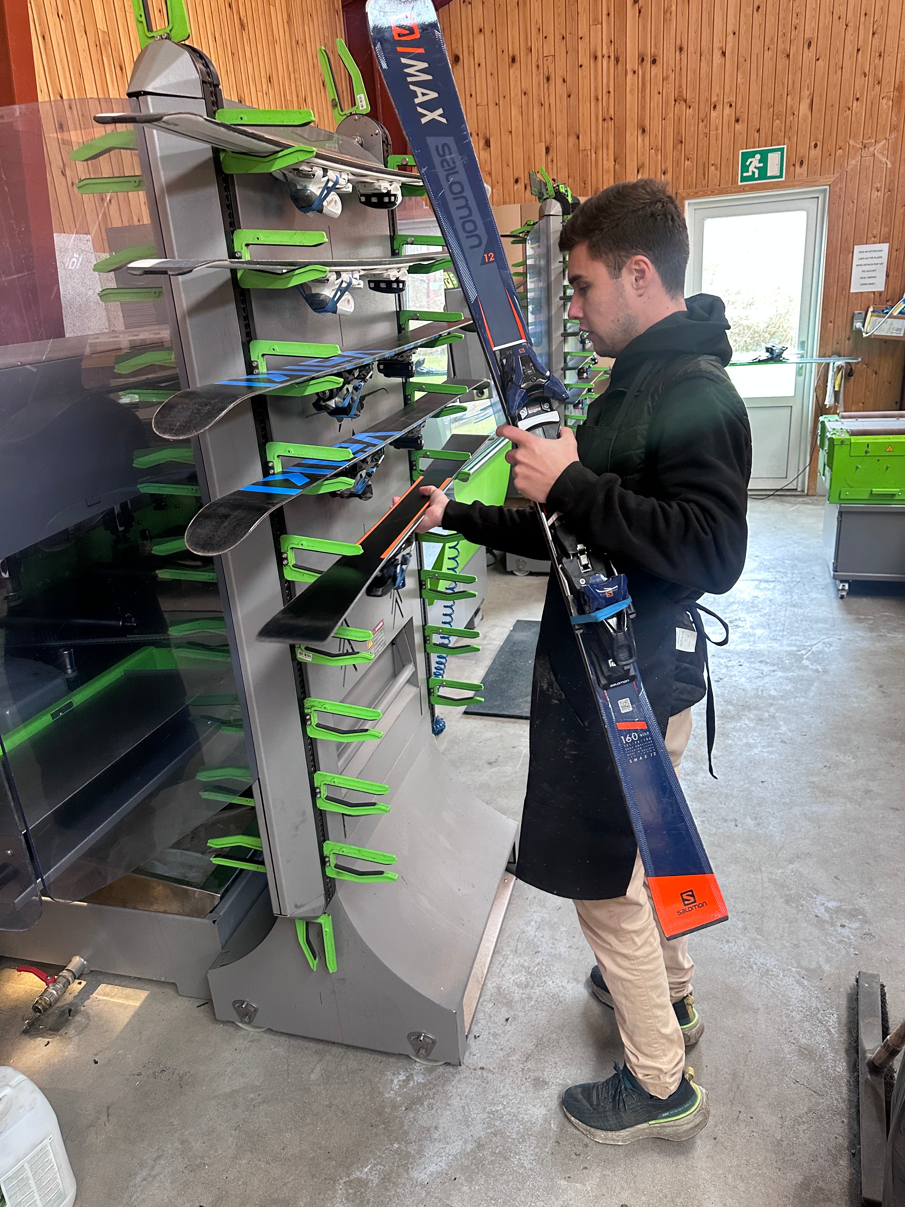 Ski service
